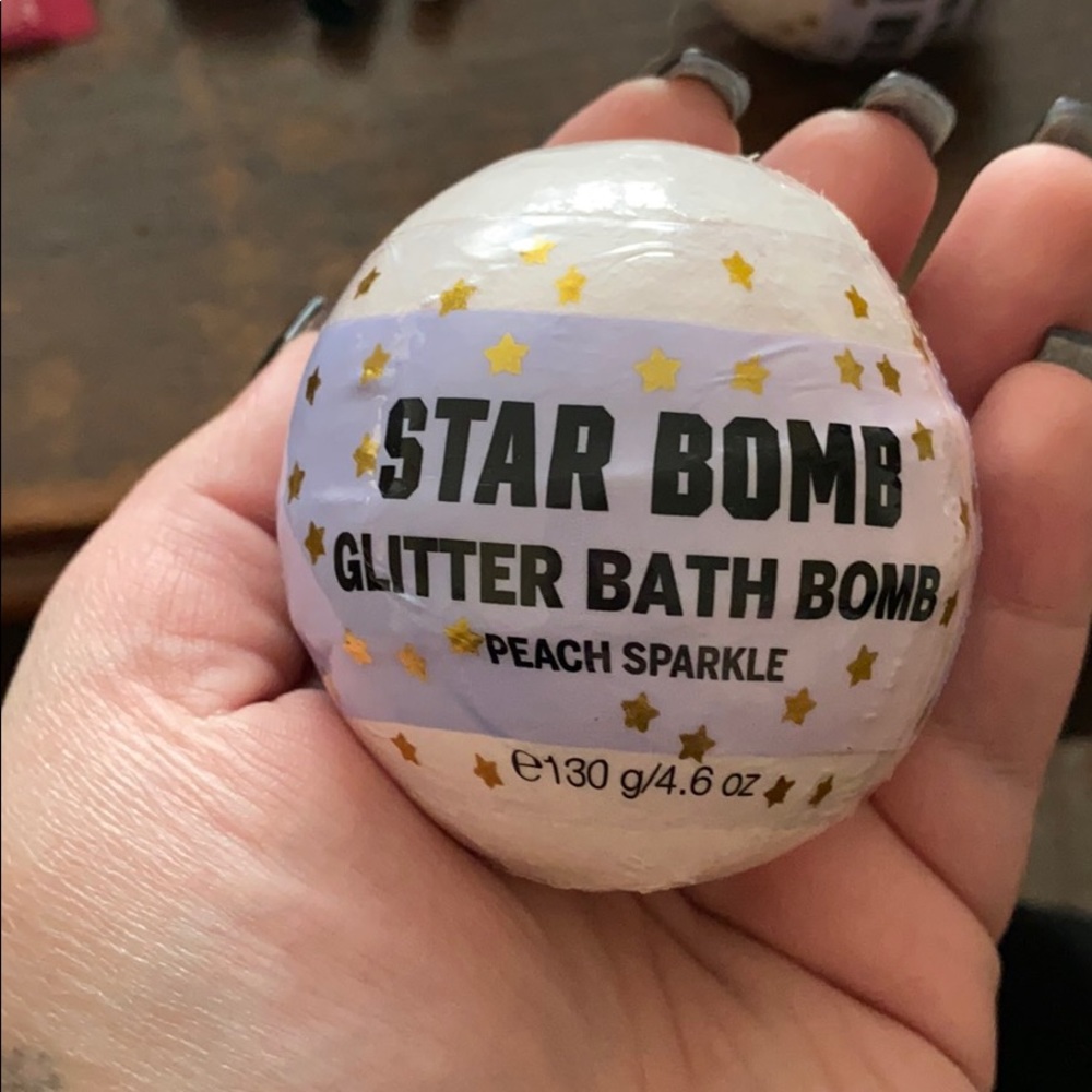 3 for 10! GLITTER STAR BATH BOMB